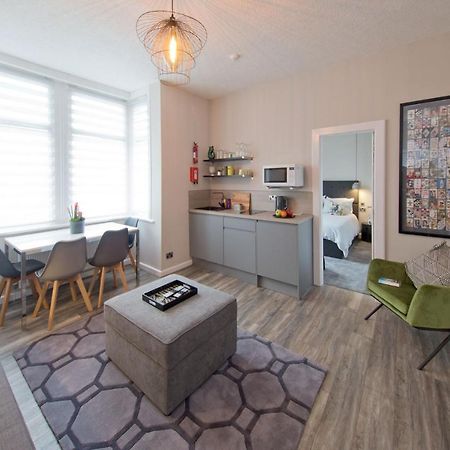Blackbird Luxury Apartments Room 1 Blackpool Bagian luar foto
